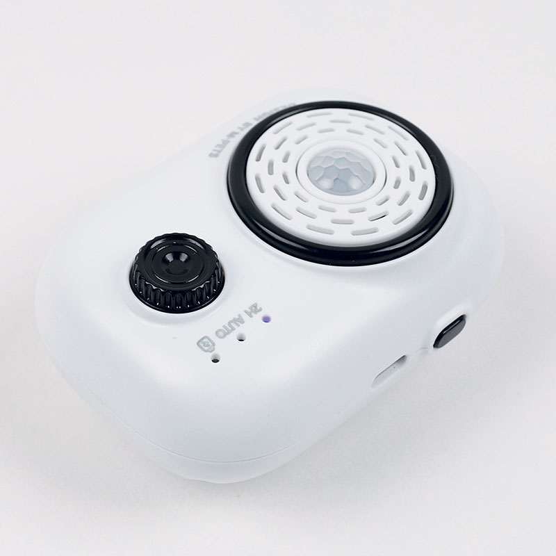 M-Pets (М-Петс) AirFresh Deodorizer – Очищувач-дезодоратор повітря з автоматичною системою вмикання (9x6,5x5 см) в E-ZOO