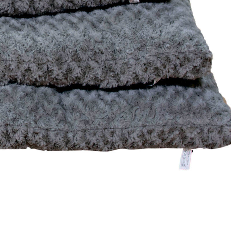 M-Pets (М-Петс) Shetland Cushion - Лежак з ультрам'якого штучного хутра для собак різних порід та котів (58х45 см) в E-ZOO