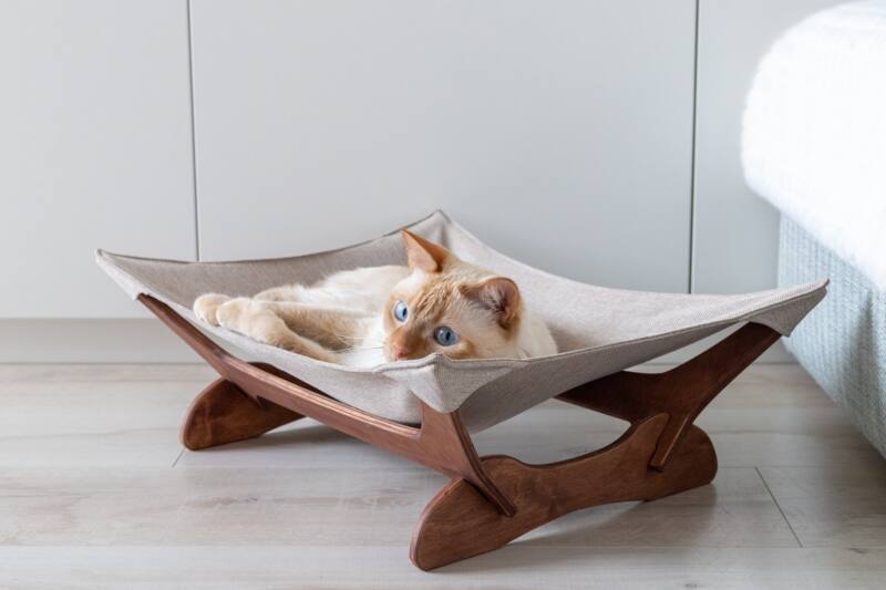 PetJoy (ПетДжой) Лежак-гамак для кошек из дерева (55х45х18 см) в E-ZOO