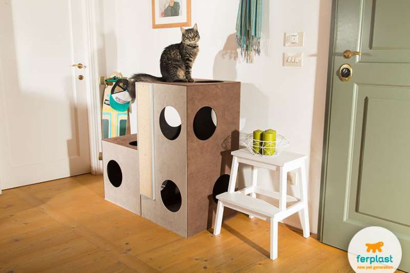 Ferplast (Ферпласт) Kubo 2 - Двухэтажный домик из водоотталкивающей ткани для кошек (45x47x89 см) в E-ZOO