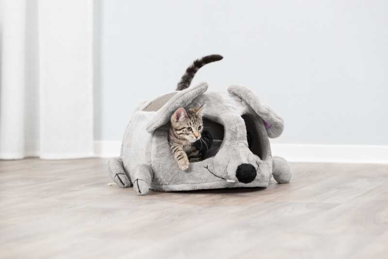Trixie (Трикси) Lukas Cuddly Cave - Плюшевый домик-лежак с когтеточкой для кошек (35х33х65 см) в E-ZOO
