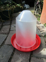 Savic (Савік) Aviary Feeder - Годівниця для птахів для підлоги (3 л) в E-ZOO фото №3 Savic (Савік) Aviary Feeder - Годівниця для птахів для підлоги (3 л) в E-ZOO